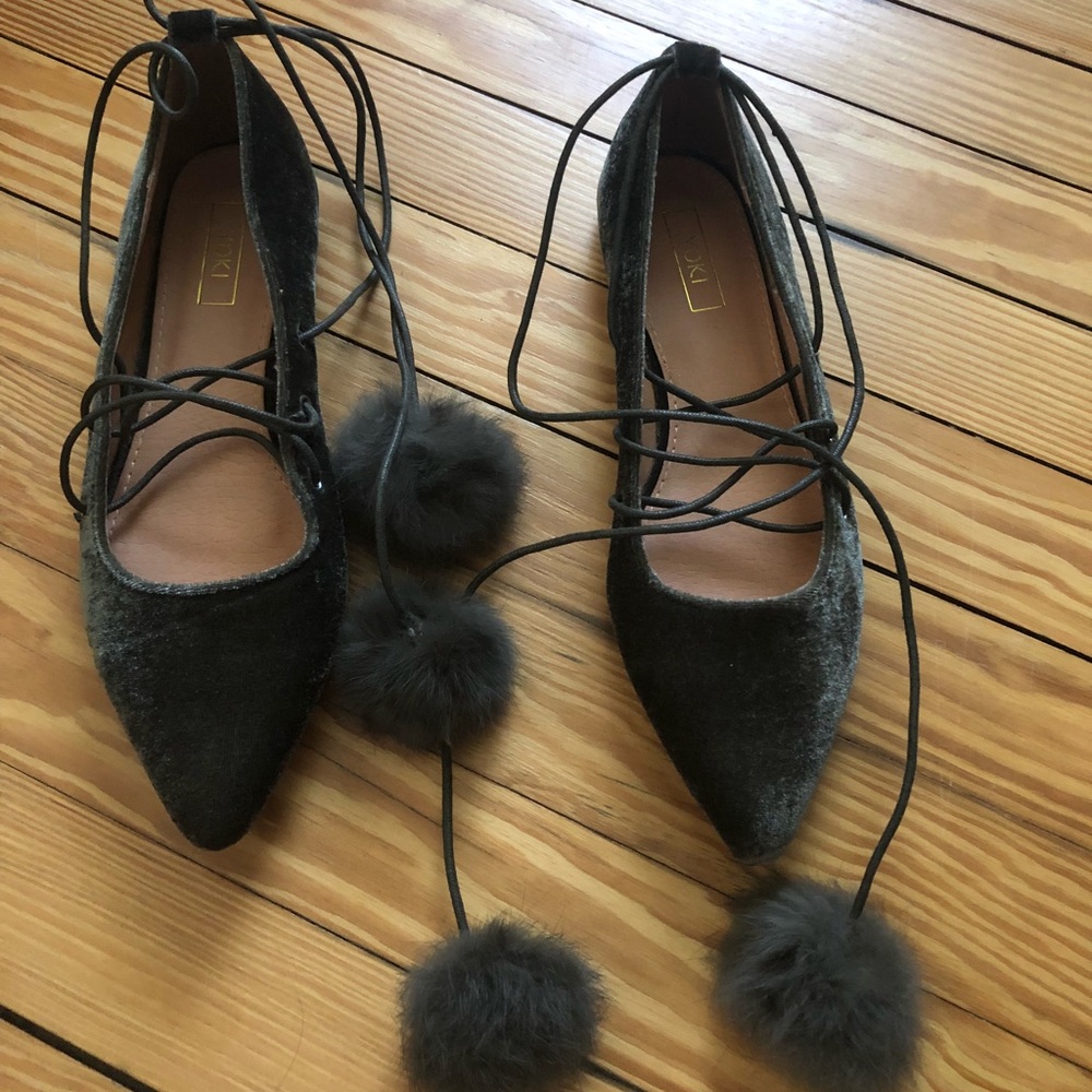 Gorgeous velvet flats